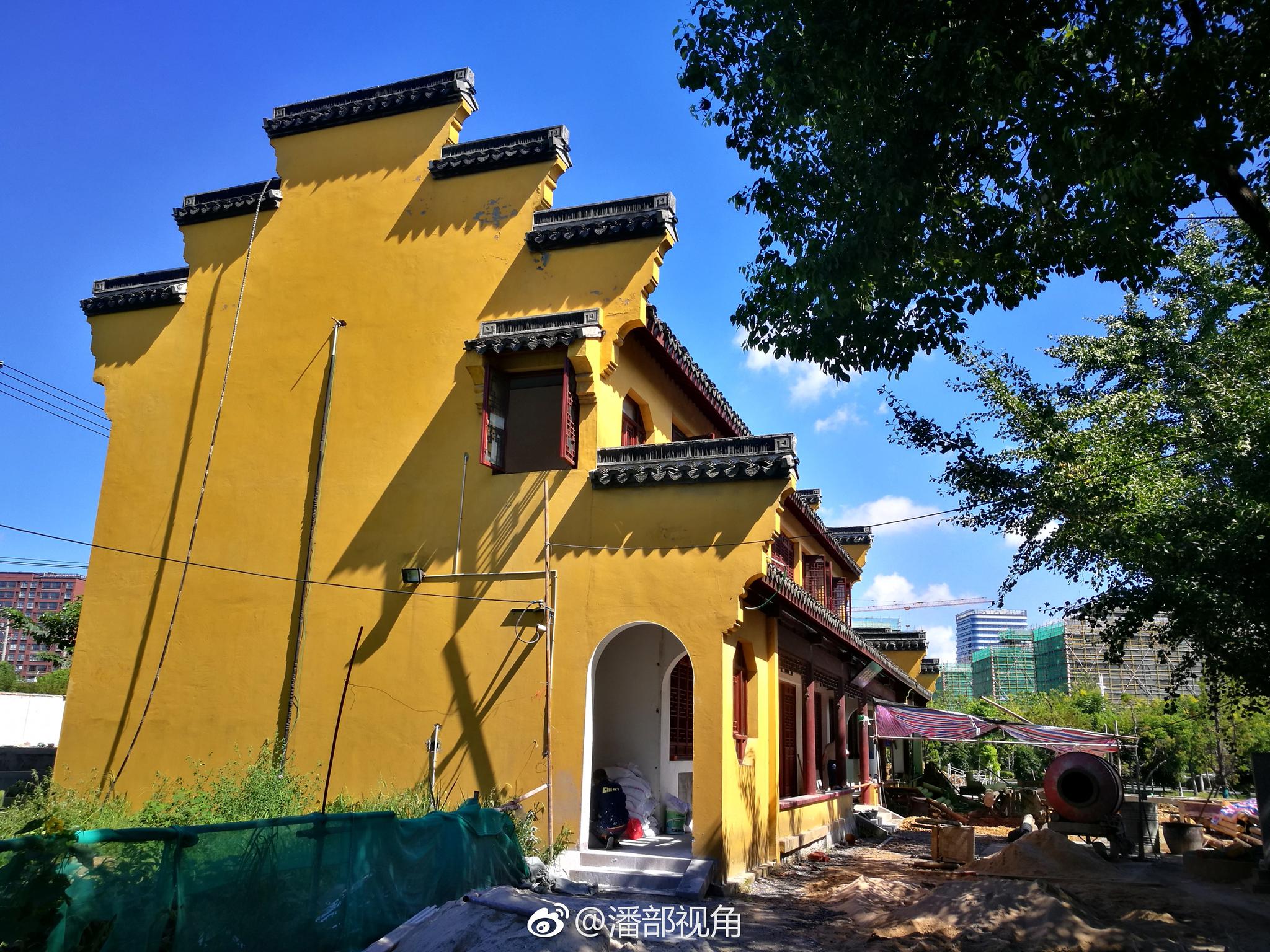 蓝天里的无锡新安净慧寺