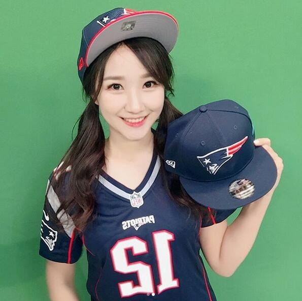 韩国又一美女主持人来袭,和足球主持人张艺媛一样