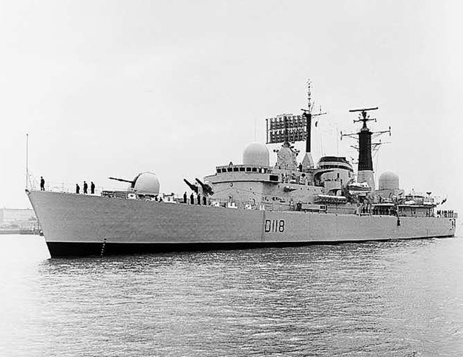 (被击沉的考文垂驱逐舰)