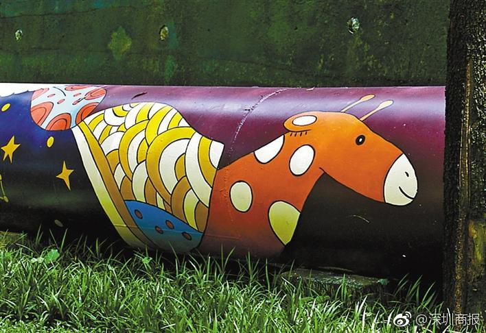 "超萌"艺术水管为城市添色彩
