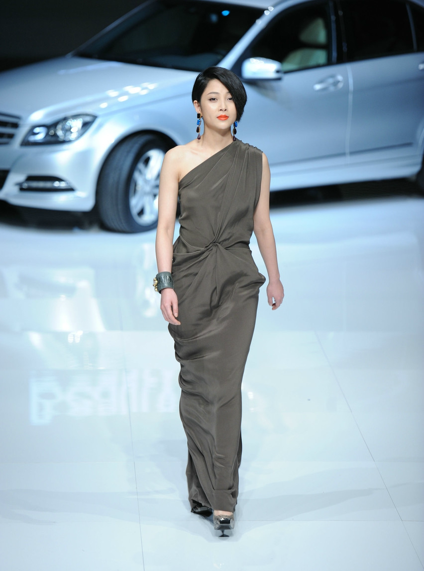 殷桃,拿到视后大满贯的她,气质一直在线,女人味十足