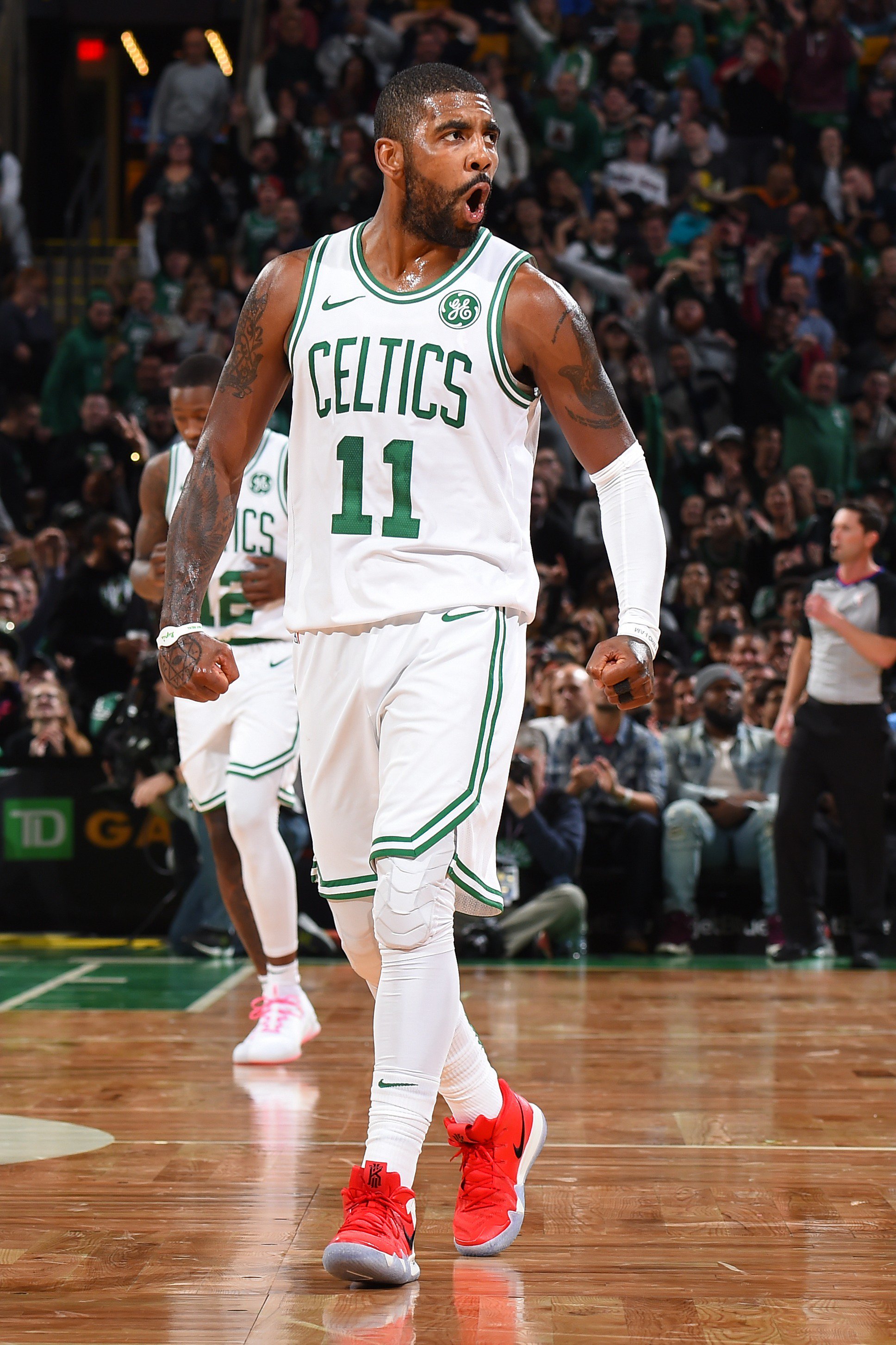 剪了头发的欧文就是厉害31分5篮板5助攻