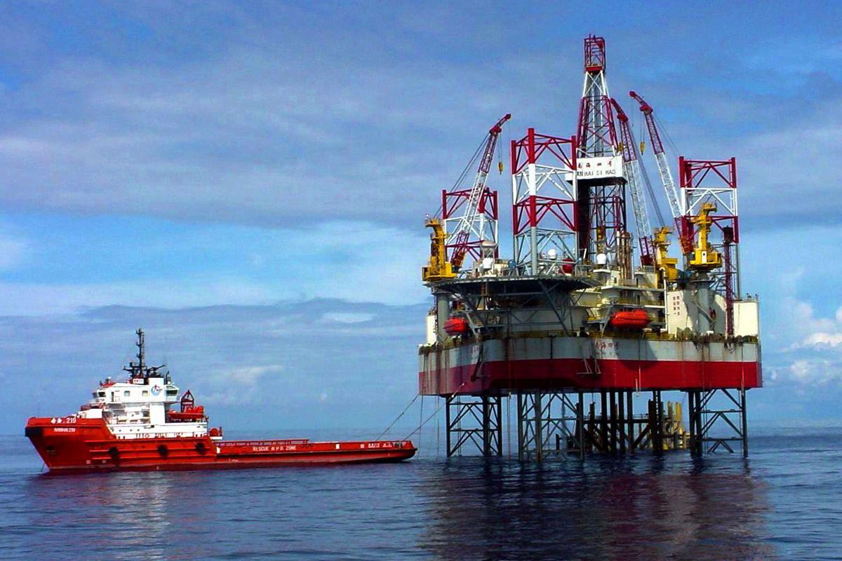 沙特"死对头"向中国示好,还献上超大油田!俄罗斯也躺着中枪?