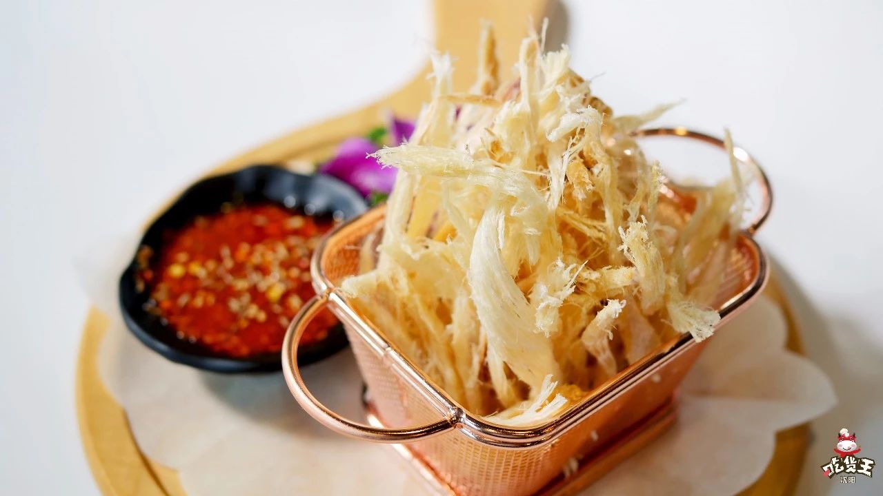 纯手撕明太鱼 酸辣酱明太鱼干爽,辣酱很酸酸到可以瞬间打通你的味蕾!