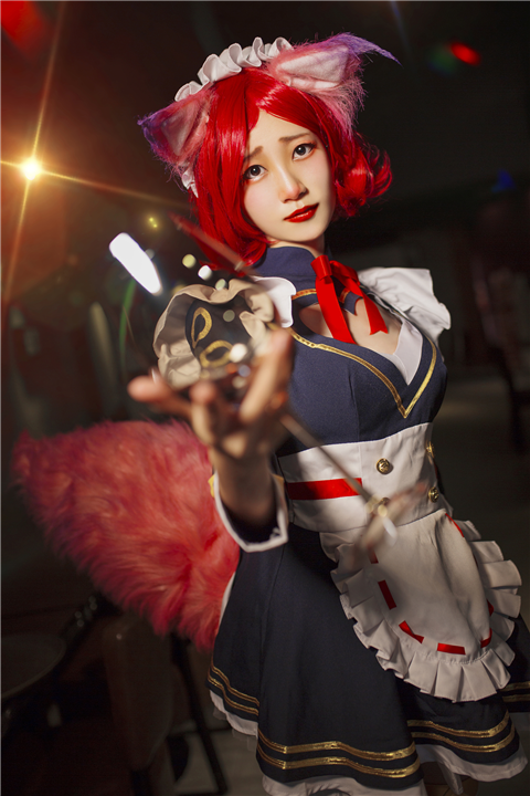 王者荣耀 cosplay 脸红红的妲己,主人这个酒太美味了