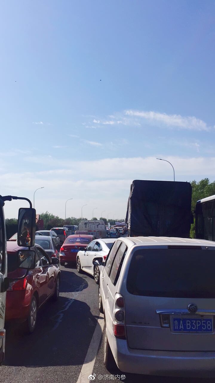 济南天桥洛口浮桥拆除建邦大桥由北往南堵车严重,请绕行!请绕行