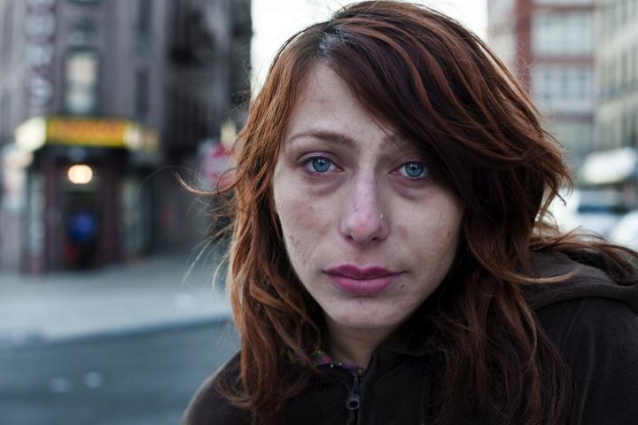 这些女人因为吸毒而卖身, 身不由已盼望早日解脱