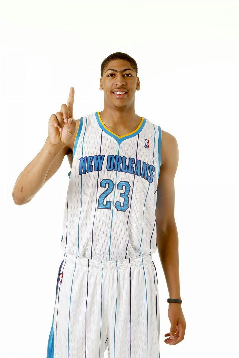 戴维斯是天赋极高的一位球员,无论是敏捷性,爆发性还是速度,都是顶尖