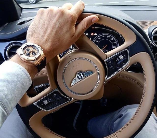 这些汽车方向盘最适合拍照使用