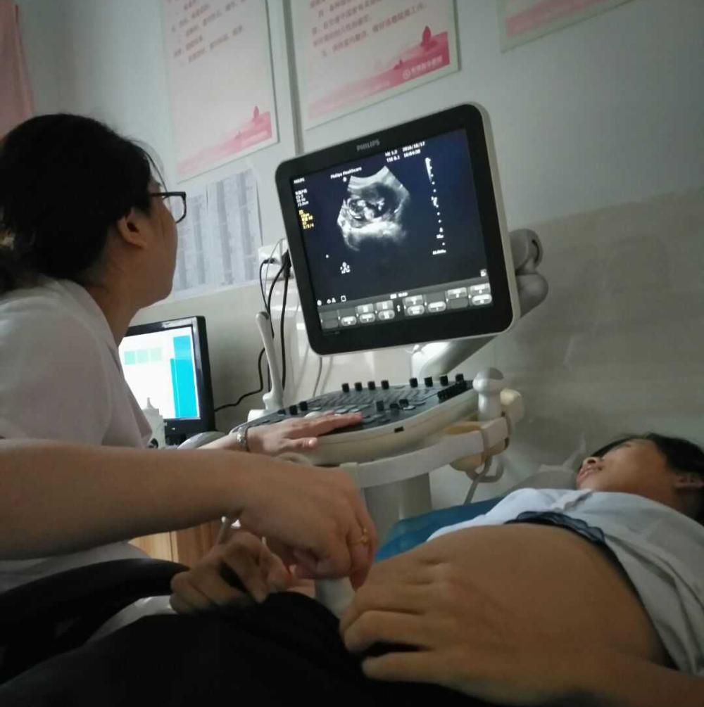 怀孕3个月下体出血, 医生检查说出后果, 小夫妻脸红又害怕!