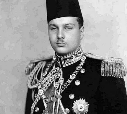 这个皇帝把自己活活撑死,看看那天的最后一顿他到底吃了什么?