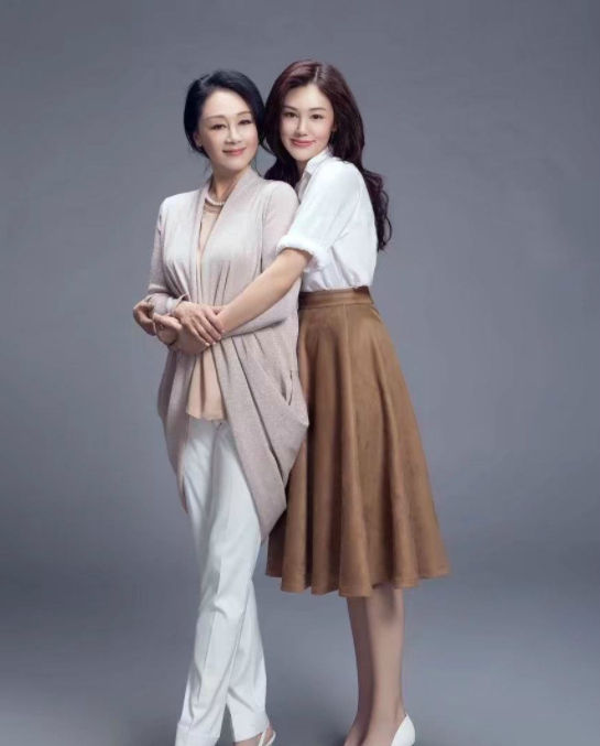 低调的明星母女,刘晓莉和刘亦菲在内,最后一对你绝对想不到