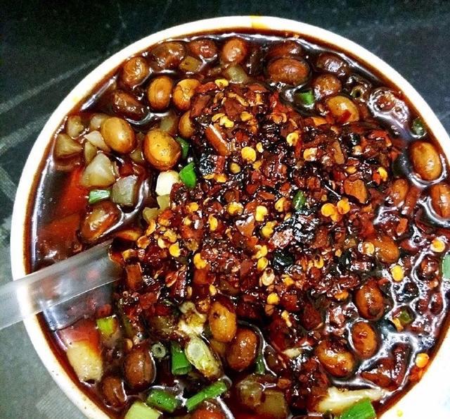 在重庆豆腐脑我们也要吃麻辣的 不麻不辣不正宗
