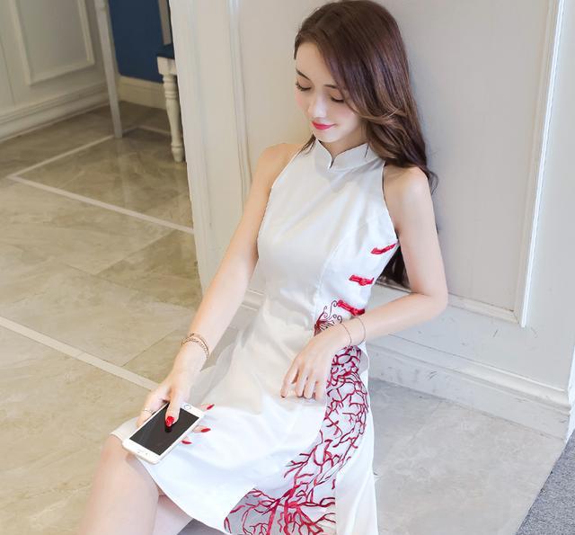 闺蜜小聚会穿什么好我只认准这8款女人味十足的连衣裙