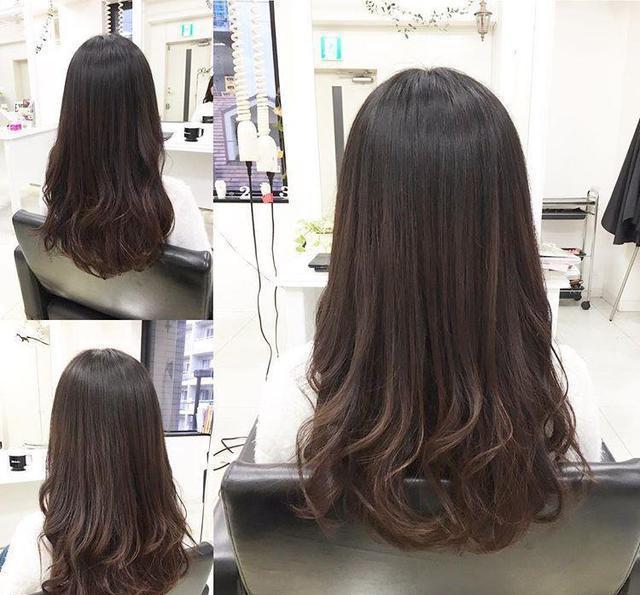 烫发尾的长发发型今年最流行