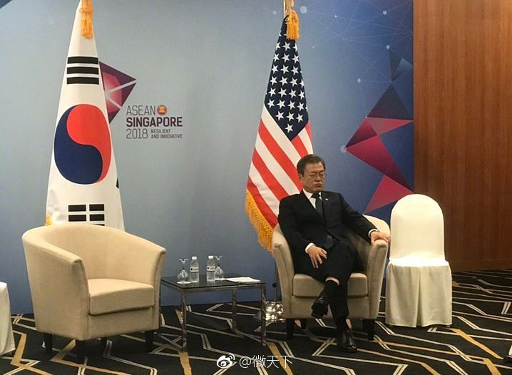 正在新加坡参加东盟系列峰会的韩国总统文在寅约好时间与美国副总统