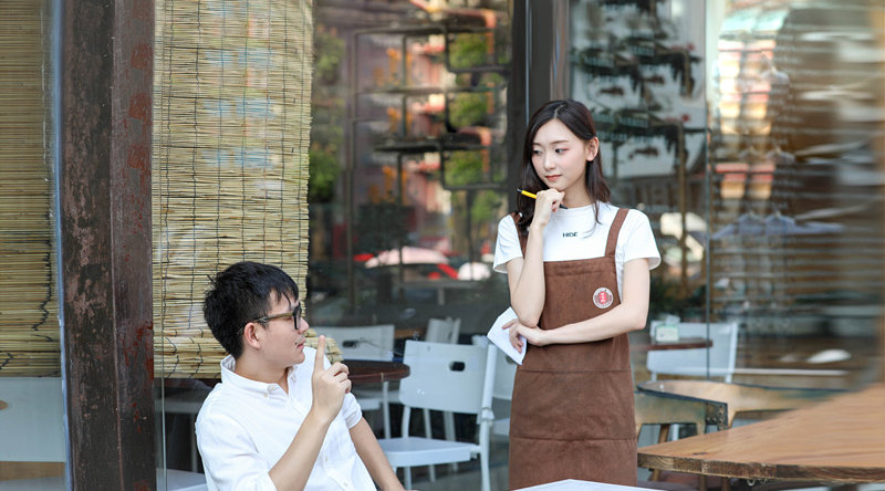 美女医生专治男人"难言之隐",只需一次,所有猥琐男药到病除.