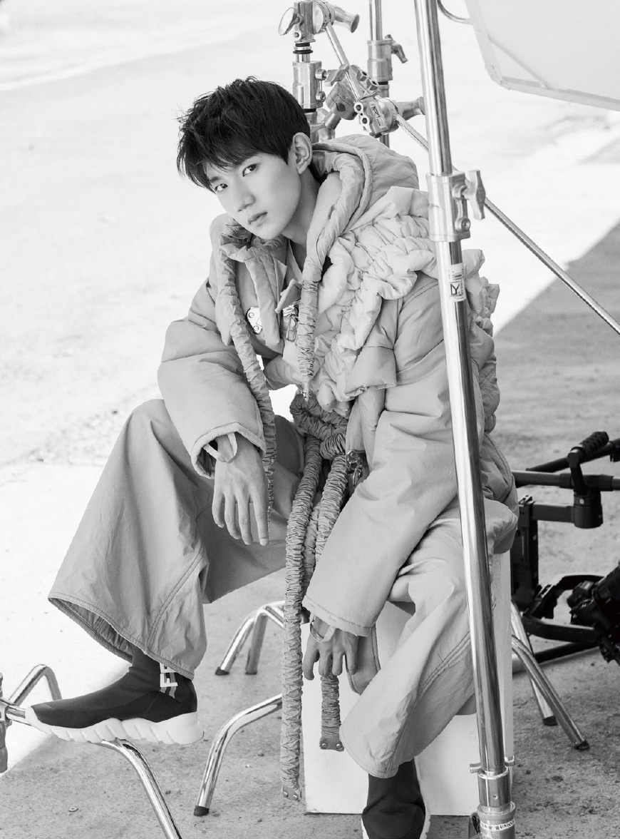 王源银十杂志封面照合辑,每一张都是时尚大片,值得珍藏_新浪看点