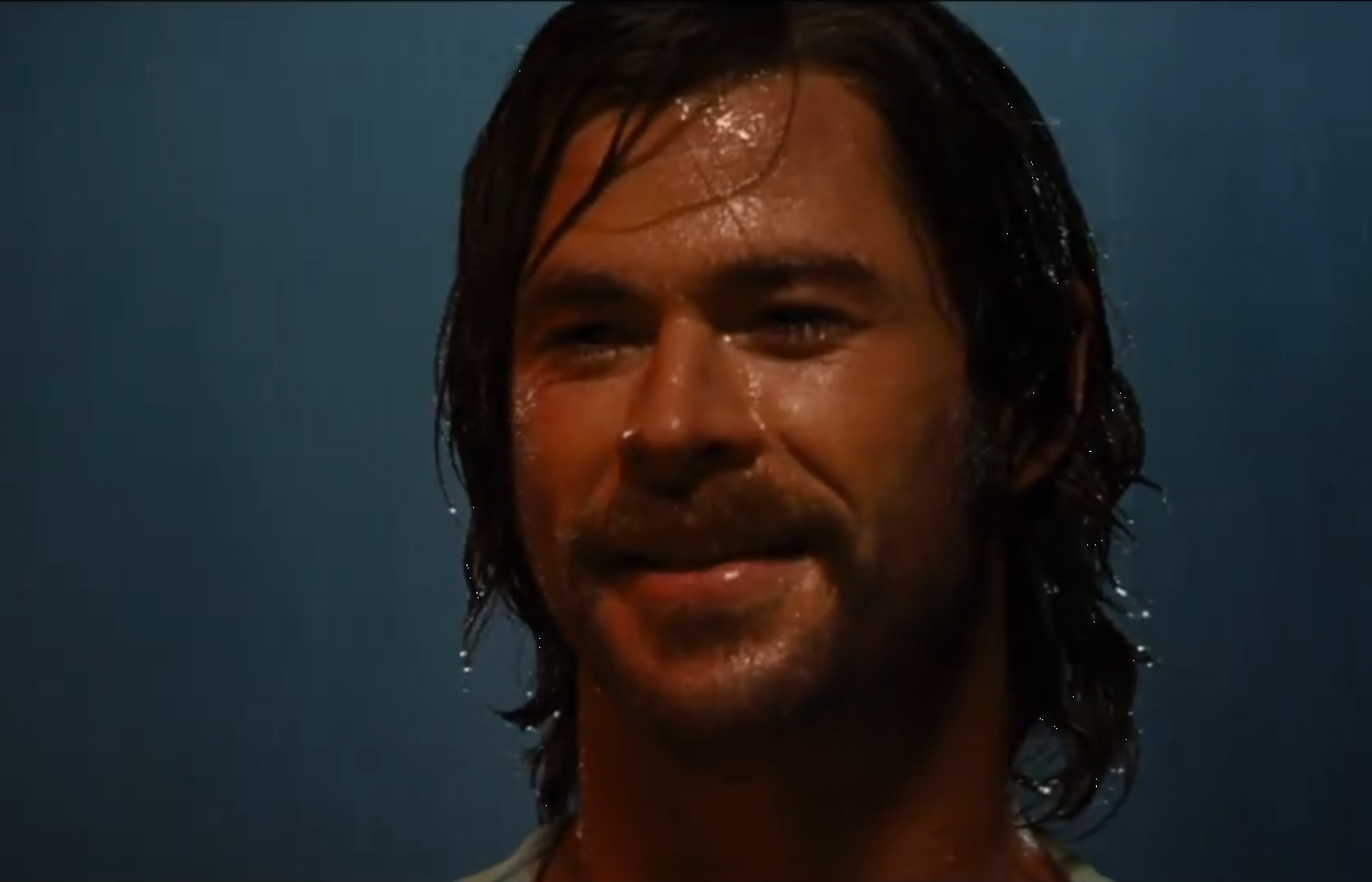 锤哥新片发布预告,酒店里不穿衣服的雷神你会看吗?