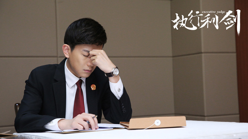 王聪《执行利剑》热播 智解谭凯连环局