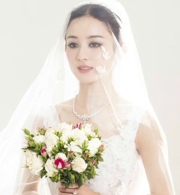 赵丽颖,肤白貌美,美若天仙,穿上婚纱的她简直太迷人