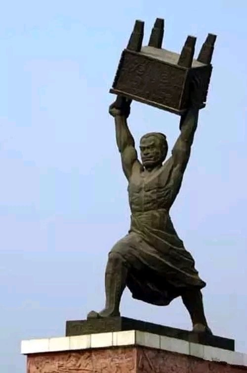 "霸王举鼎"雕像原是宿迁地标性建筑物.