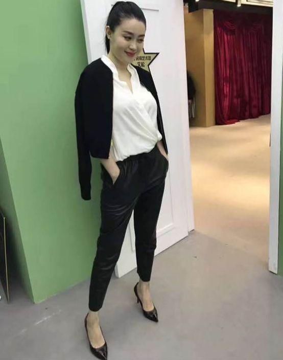 关婷娜这么胖为什么还有人说她美看了她穿衬衫的样子就懂了