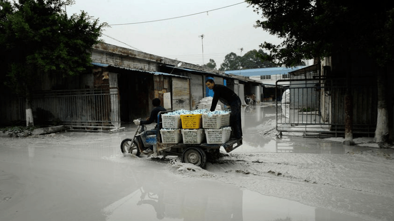 镜头下: 一张麻将从出生到"死亡"的旅程