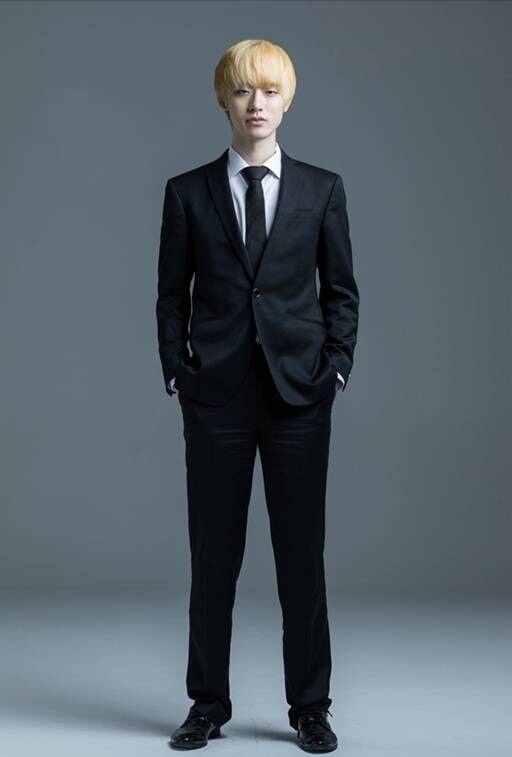 说到颜值,最能体现lpl花美男的莫过于we的mystic了吧,精致的五官,高挑