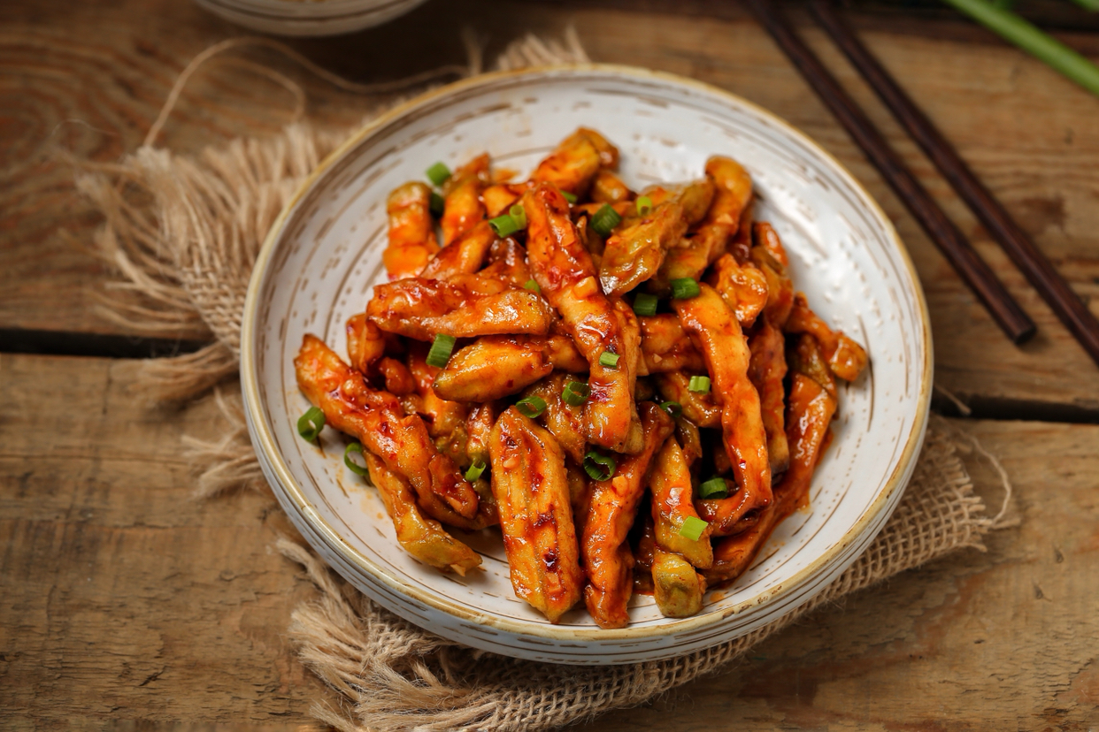 我把茄子做成鱼香口味儿的外焦里嫩酸甜开胃比肉好吃十倍