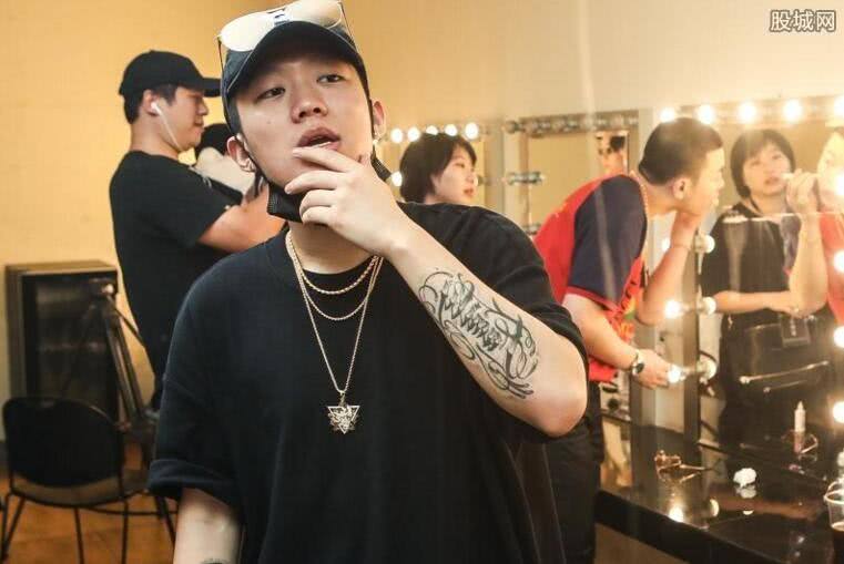 pgone李小璐同时放出和解讯号,但贾乃亮只会原谅一个