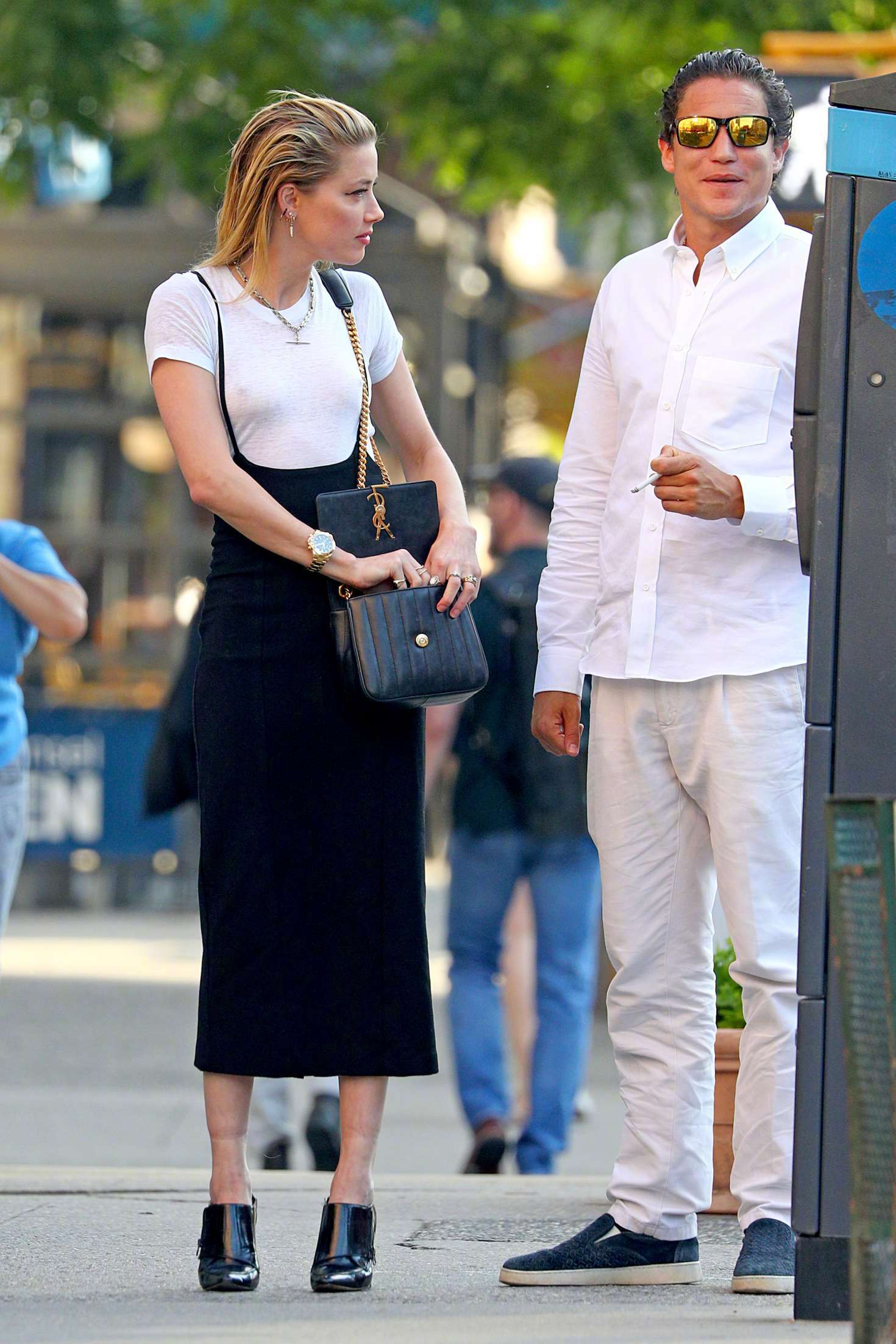 amber heard(德普前妻)和策展人vito schnabel(海蒂·克鲁姆前男友