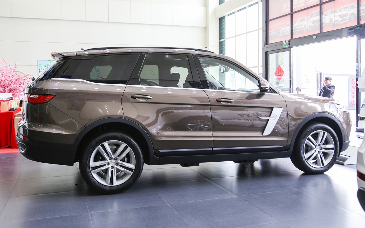 尺寸大一圈贵了5万,众泰t800正式公布预售价格,将于8号上市