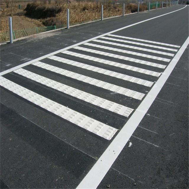 高速公路上特有的6类标记线,不是想扣分,罚款,而是为了你安全