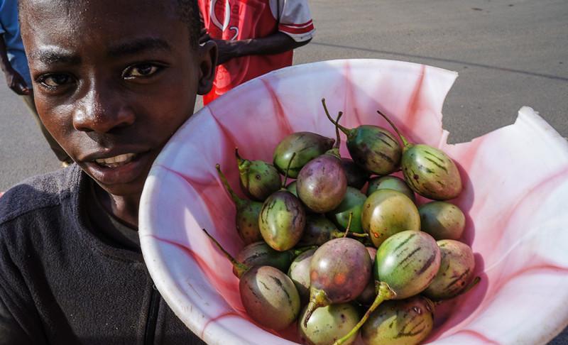 非洲人平时都吃什么? 许多食物看见了都不知道怎么吃!