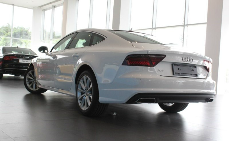 汽车图集,奥迪a72017款35tfsi时尚型