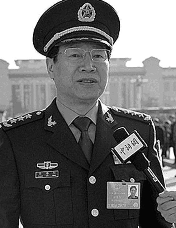 时候病逝北京,他的三儿子叫做张海阳,是解放军上将,他的大儿子张小阳