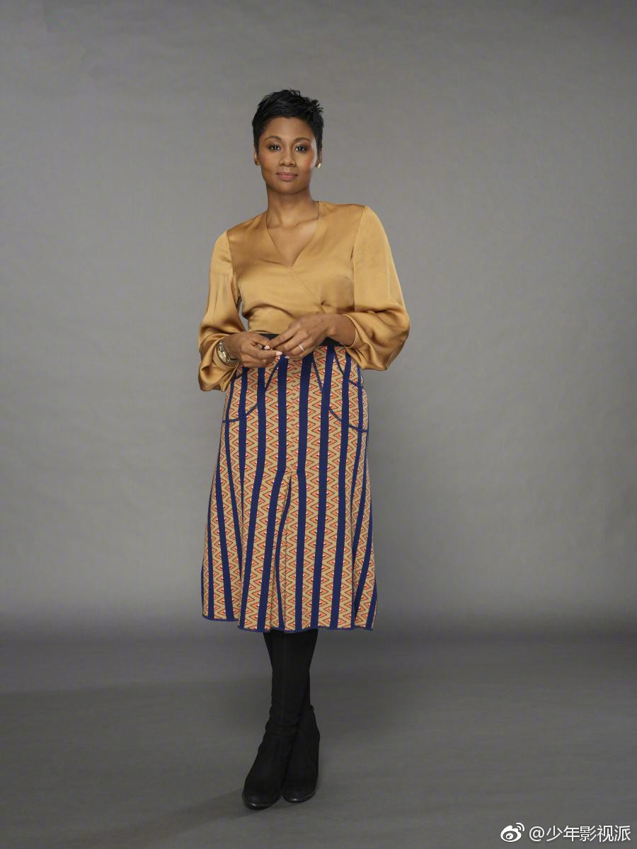 南区小霸王noel fisher的新剧(the red line)定妆照来啦!帅气