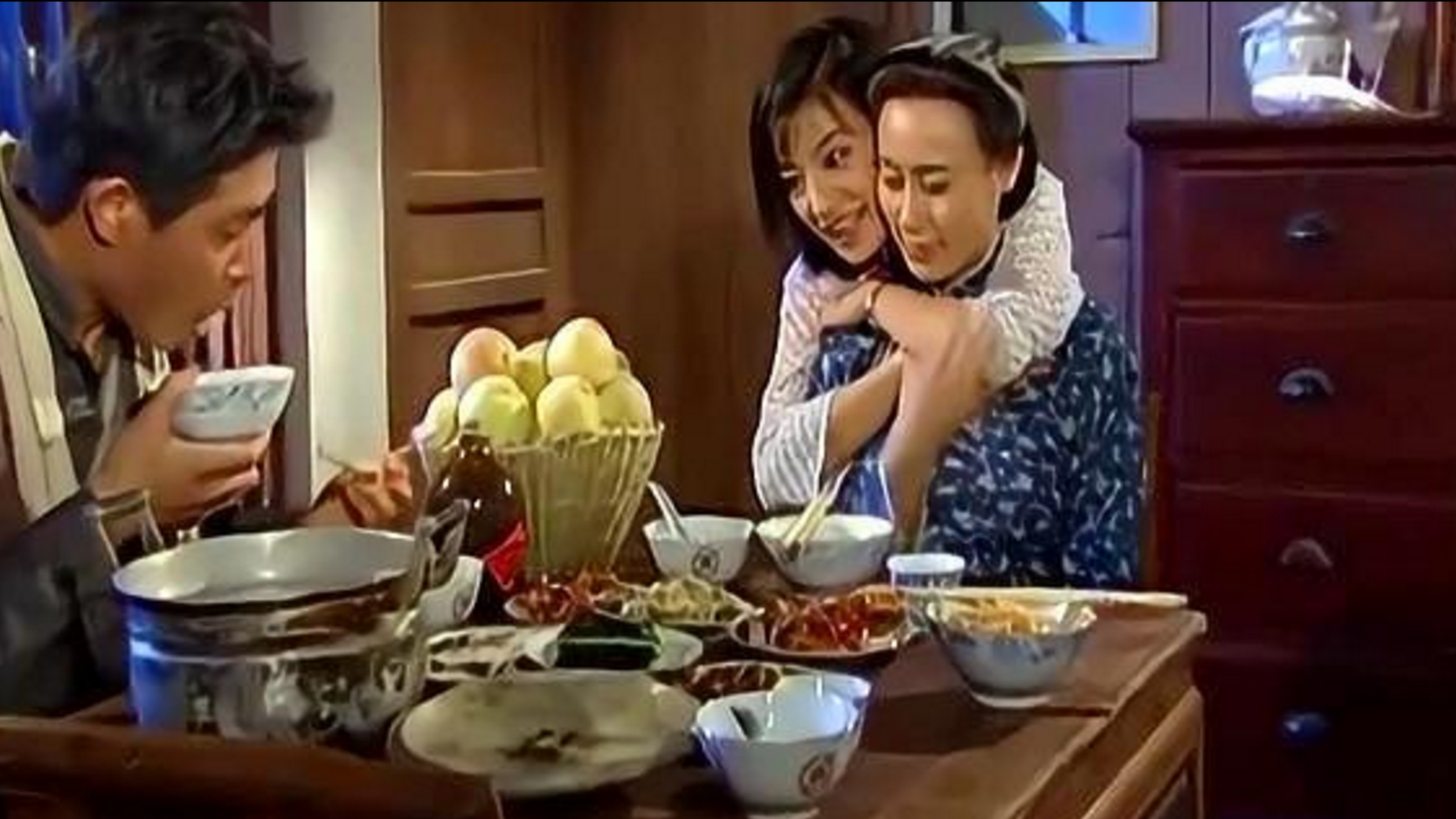 《情深深雨蒙蒙》依萍家到底穷不穷,看佩姨做的饭菜就知道了