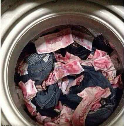 败家娘们,这么多钱放在口袋里都感觉不出来的么
