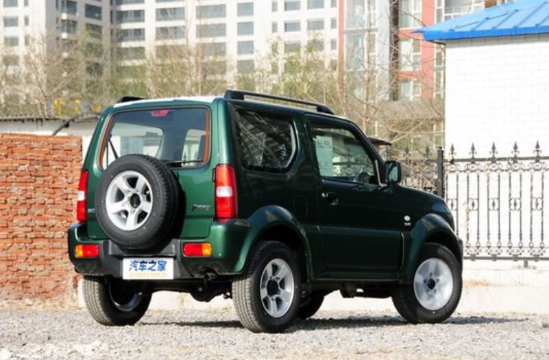 铃木吉姆尼只用40个小时就被抢购完,军绿色这款让人欲罢不能