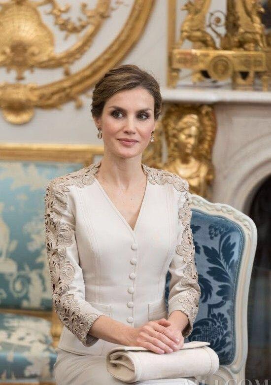 带货王后莱蒂西亚和她的包身裙,惊艳了时光不负责