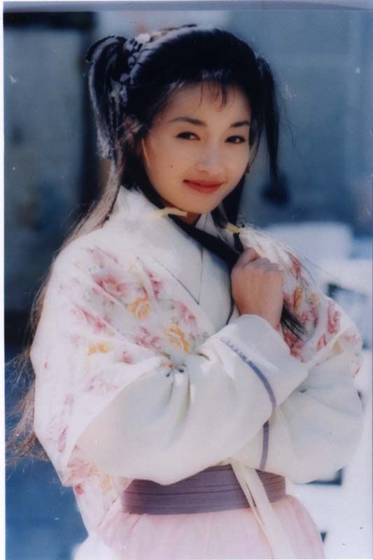 那你一定对古天乐李若彤版《神雕侠侣》中的郭襄印象深刻,李绮红饰演