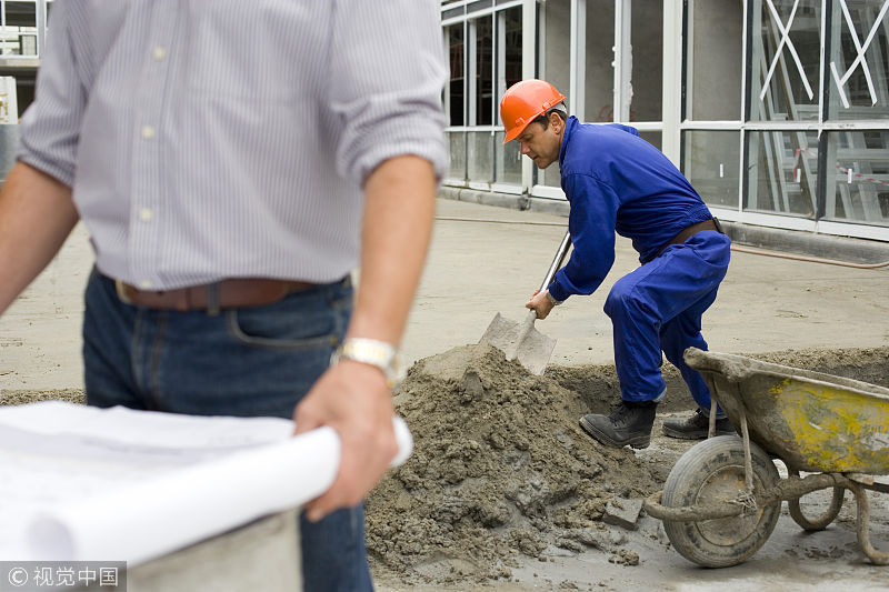 工地小工240一天,管饭送烟,还找不到人来干,原因好现实!