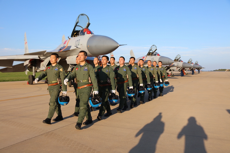 官方罕见公开12秒训练,飞行员都谈虎色变,一个神秘职业首度亮相