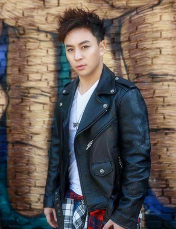 曾是释小龙女朋友,退圈后嫁给了黑人,一家三口皮肤黑到发亮