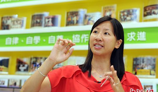 从该校毕业又回校担任中文科老师的姚敏仪认为,30多年来,田家炳的办学