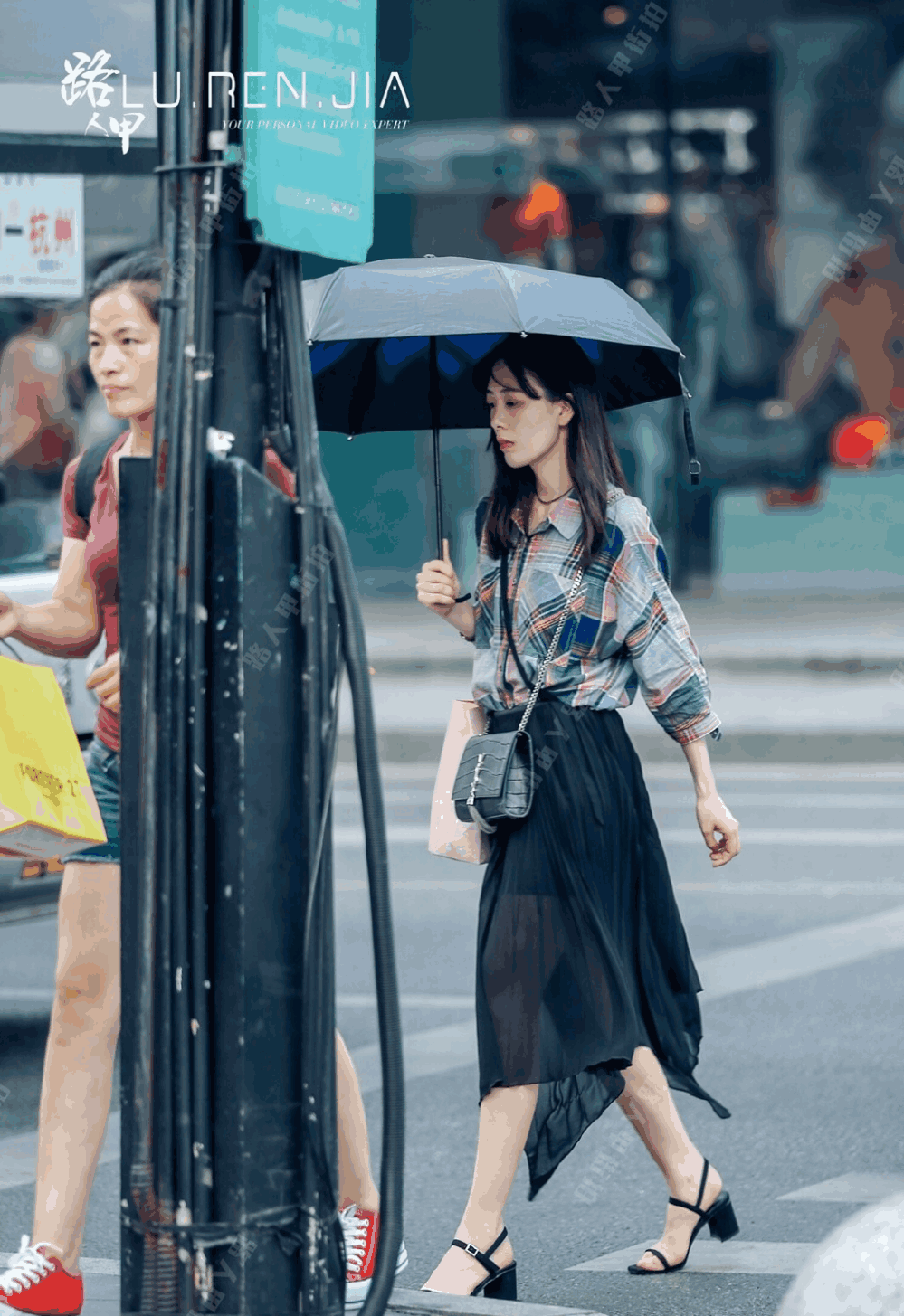 杭州路人街拍, 穿黑色短袖的可爱小女生|街拍|杭州|美女们_新浪网
