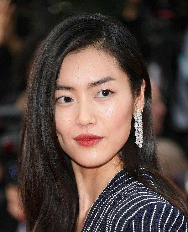 谁说尖下巴才美,娱乐圈5个方脸美女,李宇春秒杀所有整容脸
