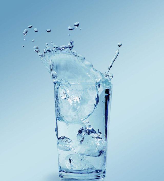 育儿误区:这六种水不能用来冲奶粉!